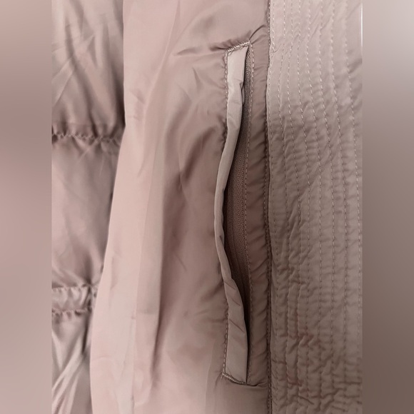 Sweaty Betty water resistant women’s puffer jacket - Picture 7 of 7